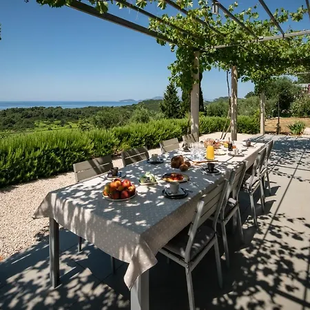 Ella Villa Vojnovo Selo